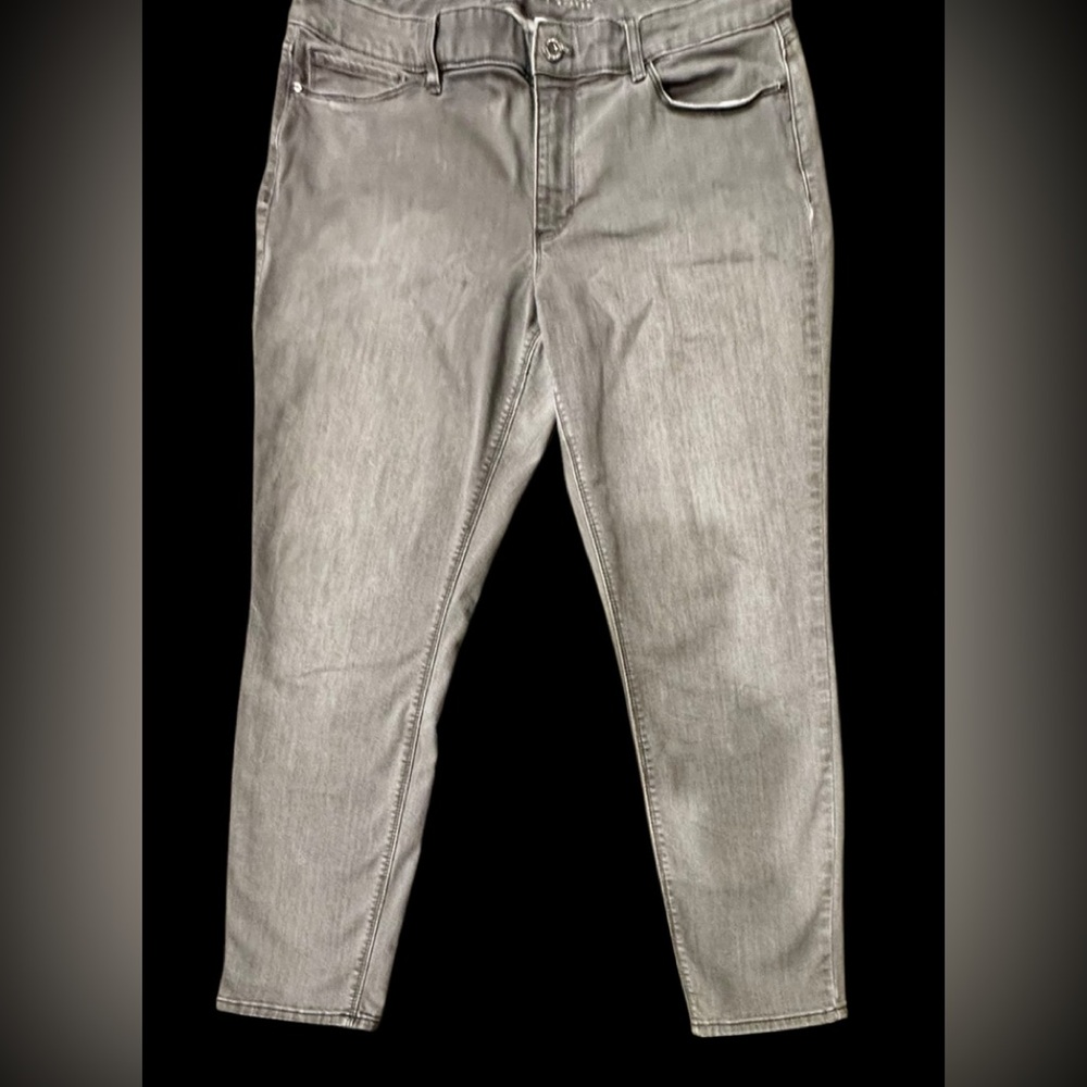 White House Black Market Woman’s crop jeans. Size 14S  (SEE NOTE!)